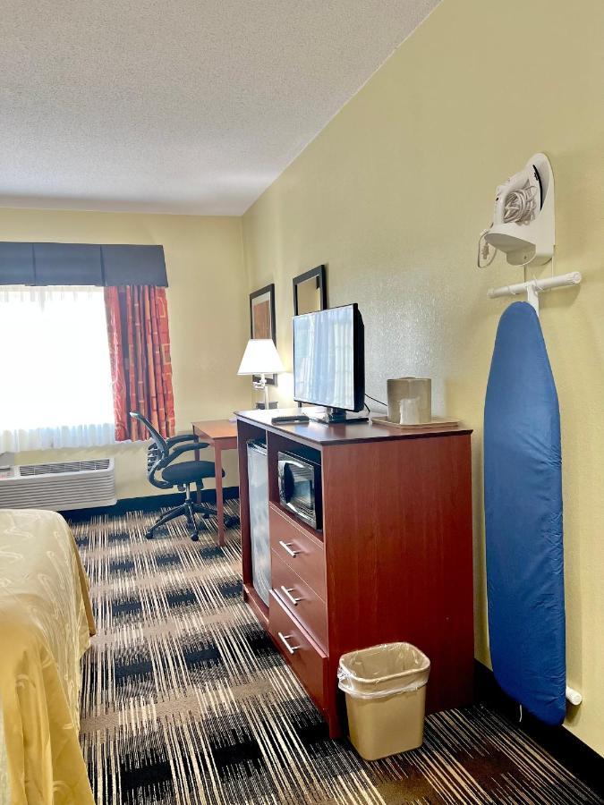 Quality Inn & Suites Wisconsin Dells Downtown - Waterparks Area Buitenkant foto
