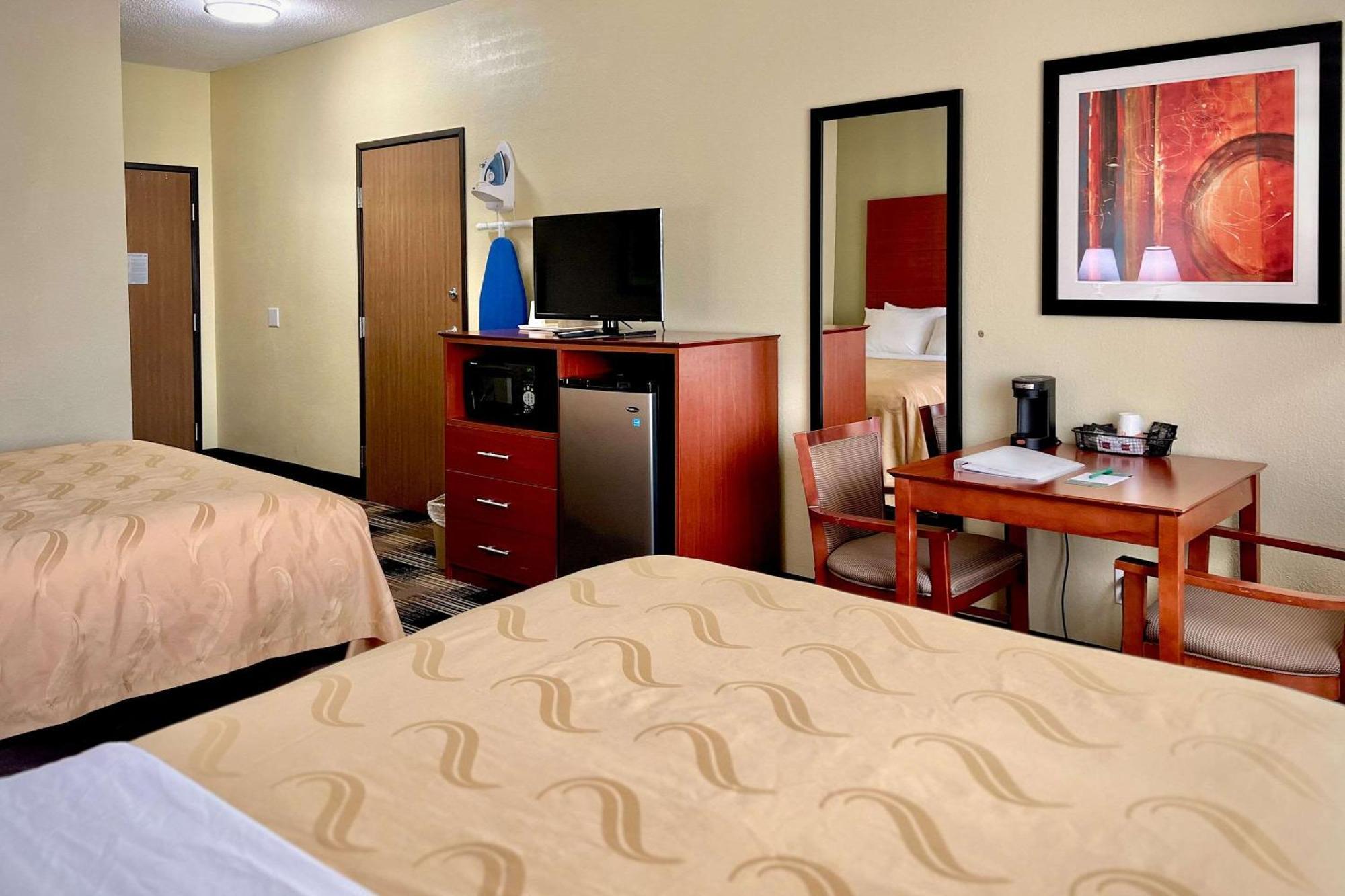 Quality Inn & Suites Wisconsin Dells Downtown - Waterparks Area Buitenkant foto