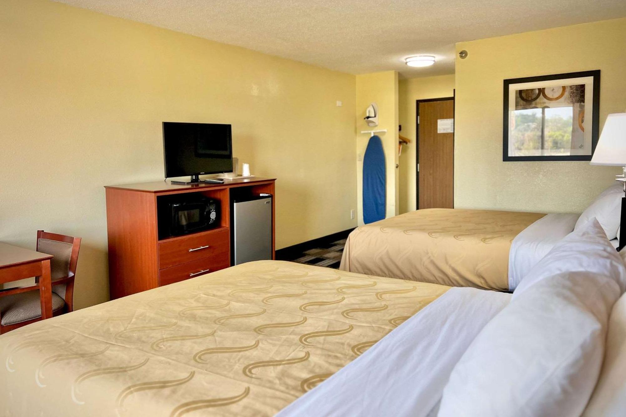Quality Inn & Suites Wisconsin Dells Downtown - Waterparks Area Buitenkant foto