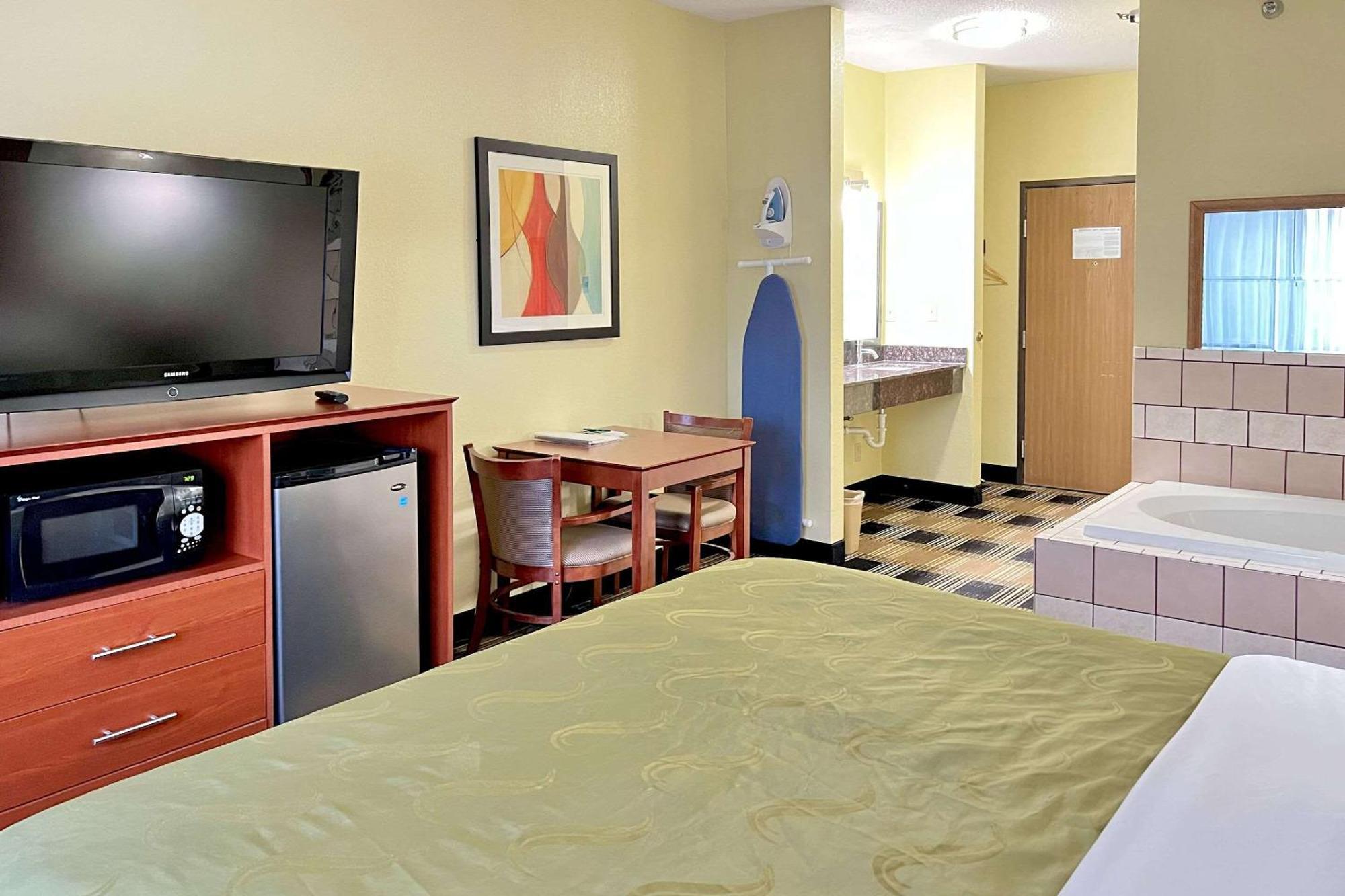 Quality Inn & Suites Wisconsin Dells Downtown - Waterparks Area Buitenkant foto